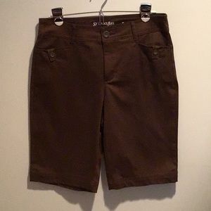 St John’s Bay Dark Brown Bermuda Shorts Medium Zipper/Button Front
